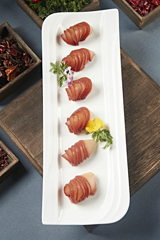 美味凉菜红酒雪梨