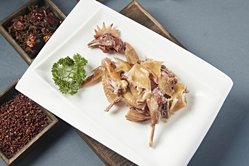 半只手撕卤味烧鸡