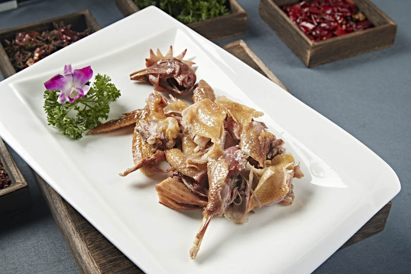 半只手撕卤味烧鸡