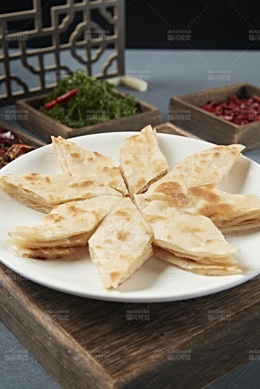 美味的手工家常烙大饼-摄影图