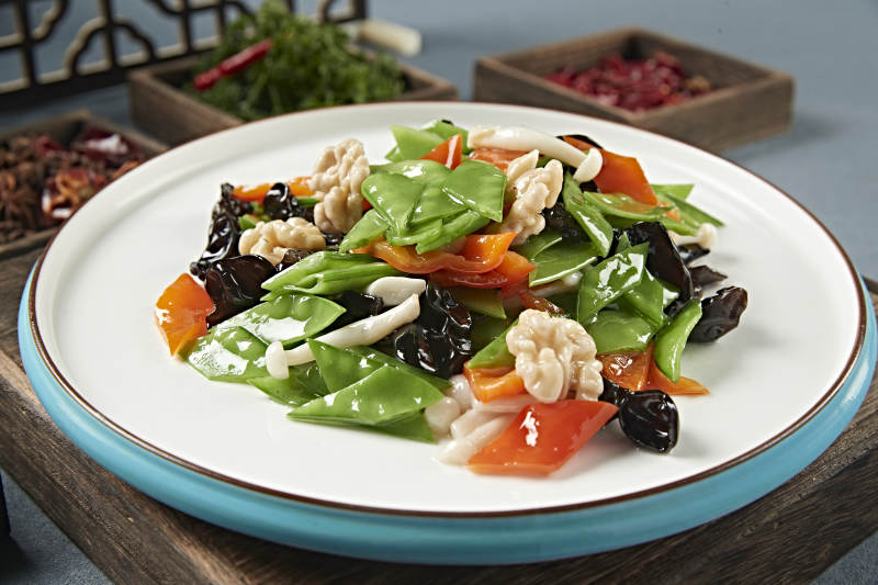 合炒荷兰豆彩椒木耳海鲜菇烩桃仁