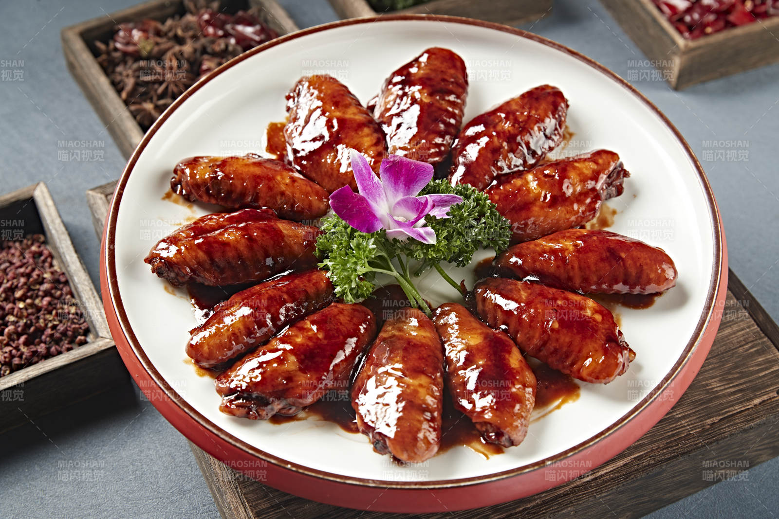 美味酱烧鸡翅中
