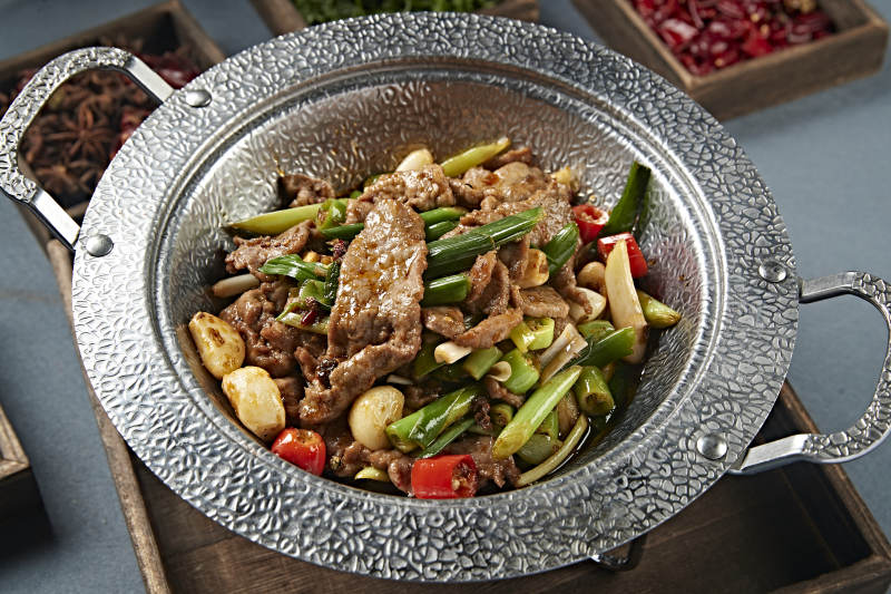 香鍋蒜子蒜薹米椒燴黃牛肉