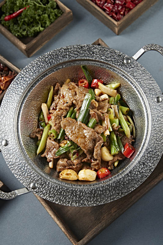 香鍋蒜子蒜薹米椒燴黃牛肉