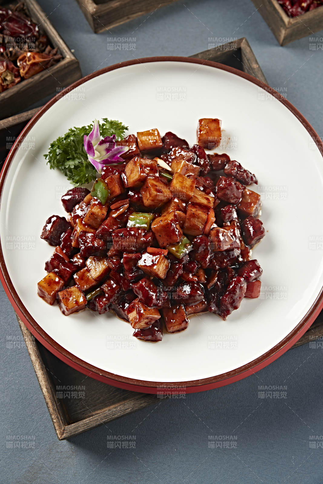 酱爆杏鲍菇牛仔粒