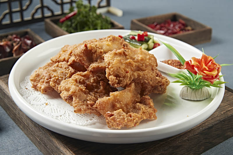 裹粉油炸豬五花肉酥肉