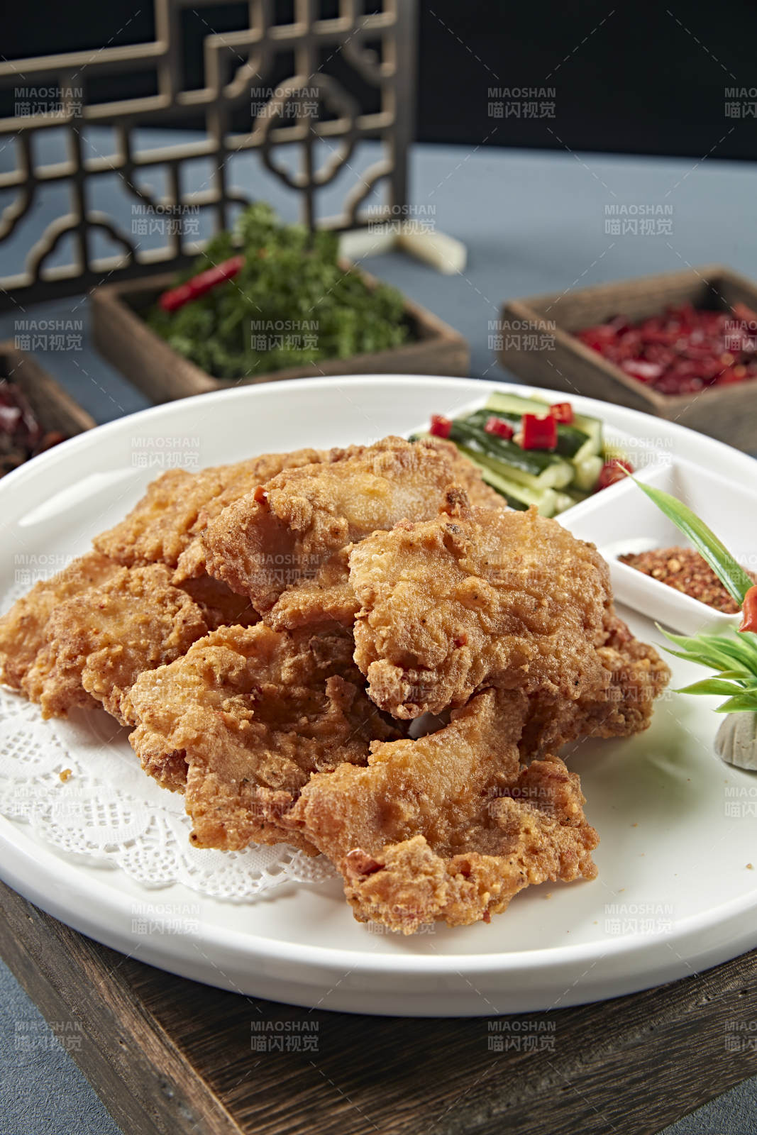 裹粉油炸豬五花肉酥肉