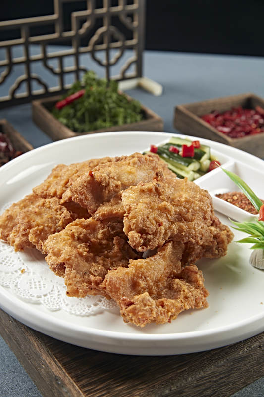 裹粉油炸豬五花肉酥肉