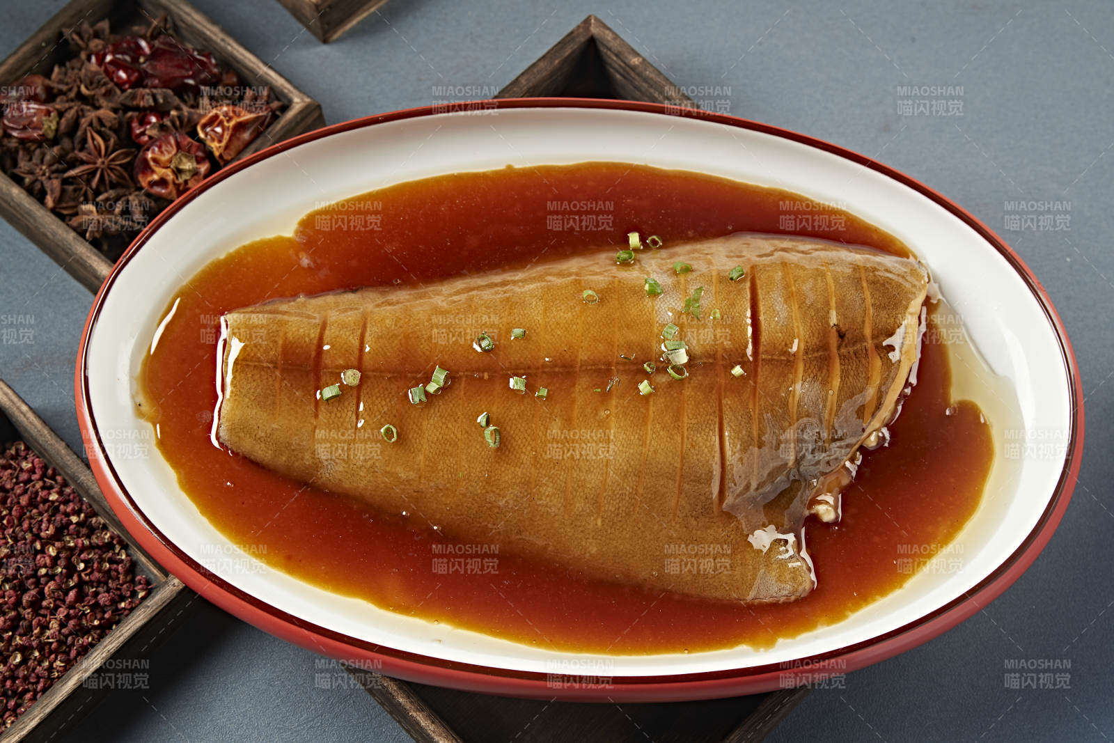 浇汁红烧鲽鱼身