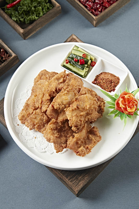 裹粉油炸豬五花肉酥肉