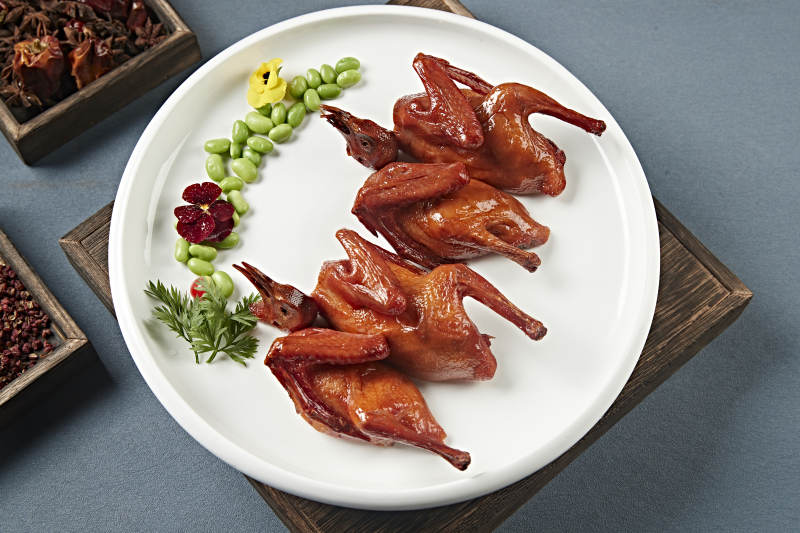 粤式脆皮烤乳鸽