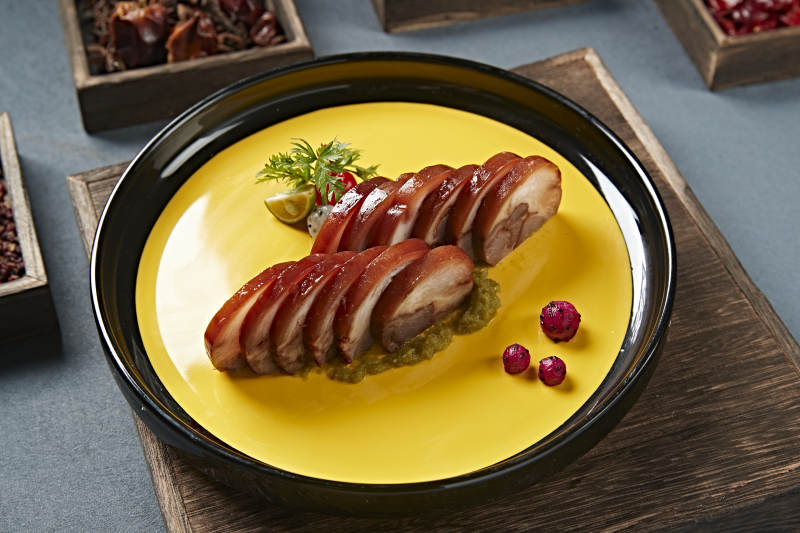 五香卤味压肘花切片佐烧椒酱