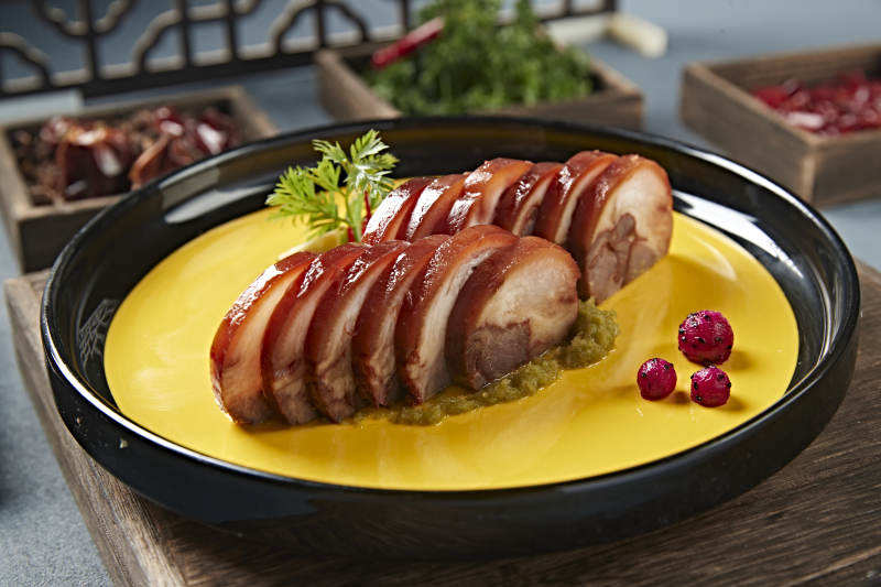 五香卤味压肘花切片佐烧椒酱