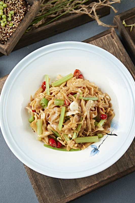 蒜子米椒西芹小炒脆筍