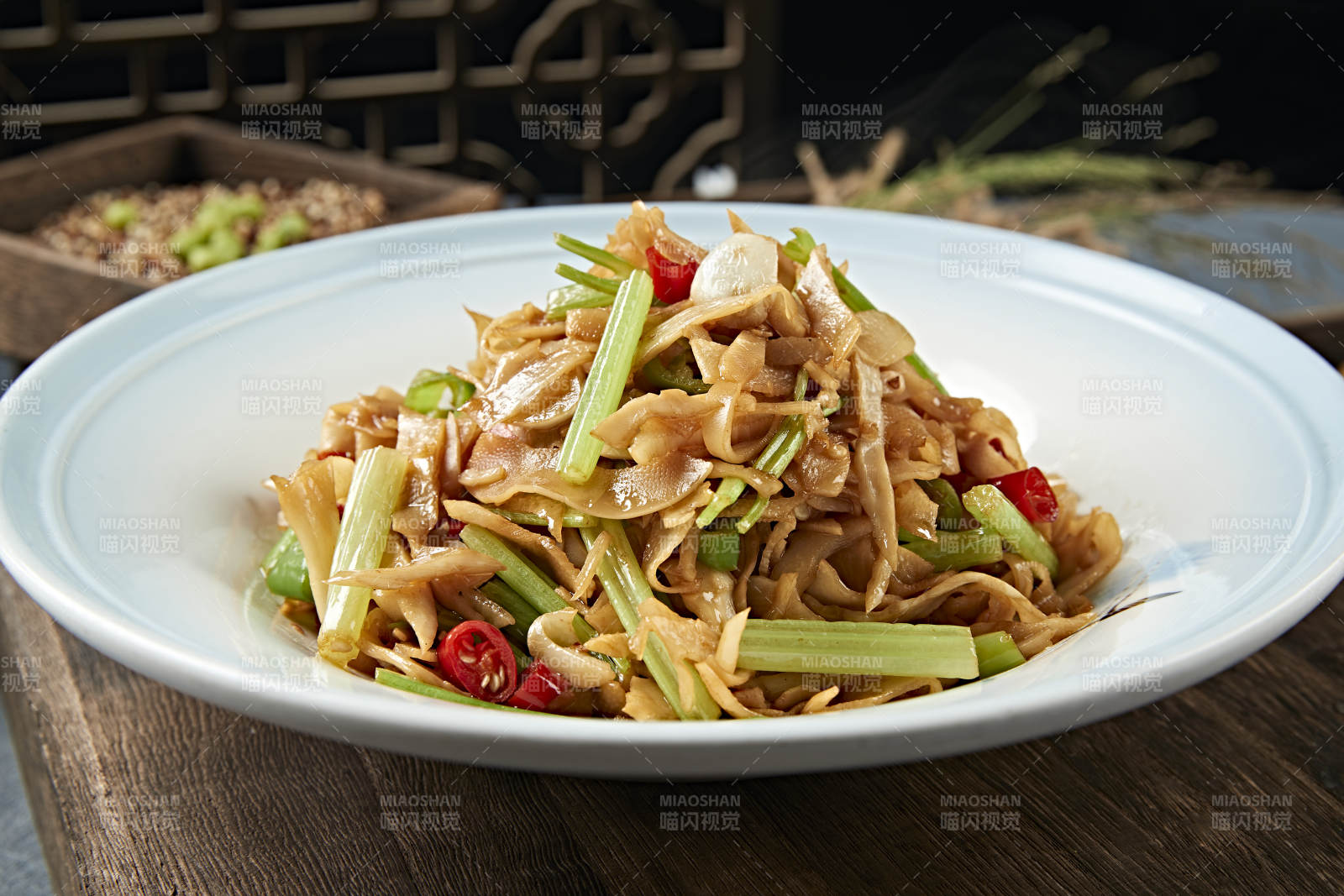 蒜子米椒西芹小炒脆筍