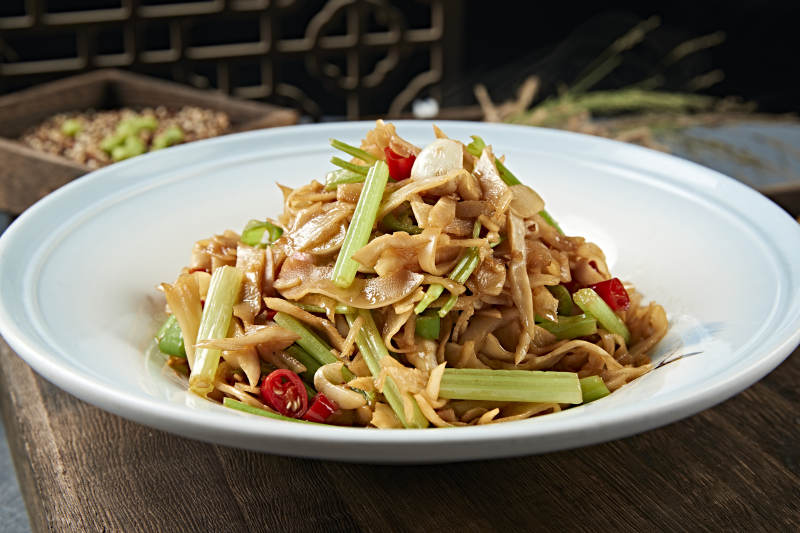 蒜子米椒西芹小炒脆筍