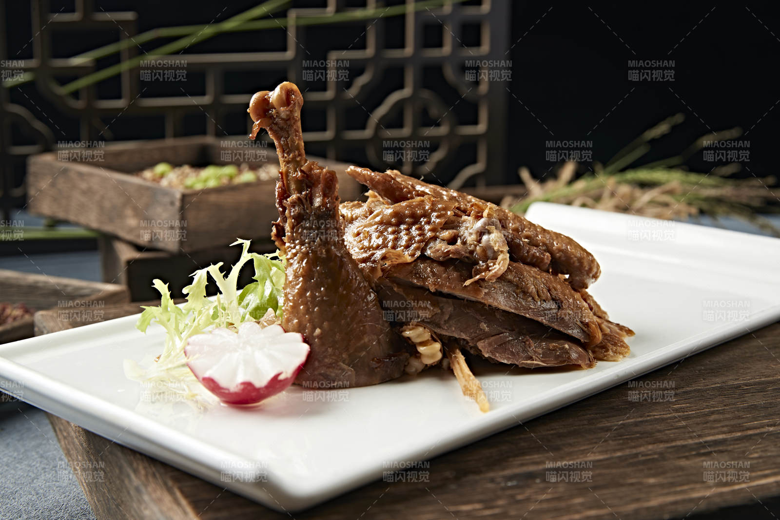 半只美味酱香鸡