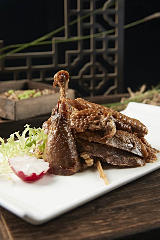 半只美味酱香鸡