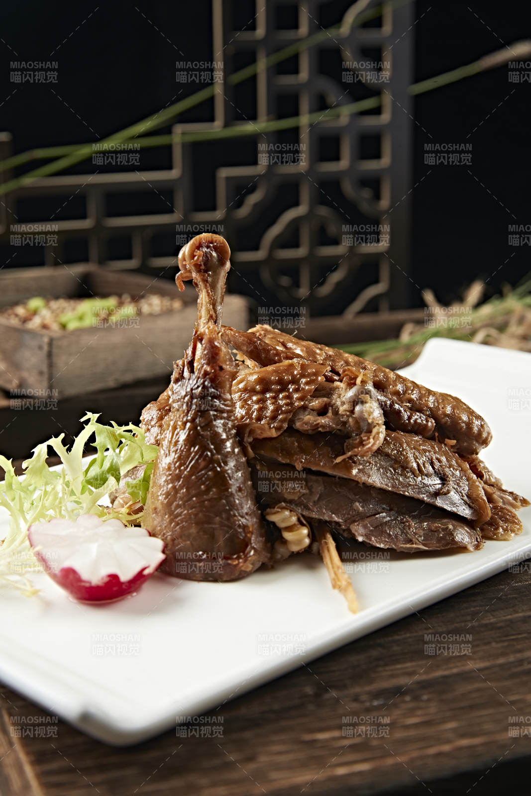 半只美味酱香鸡