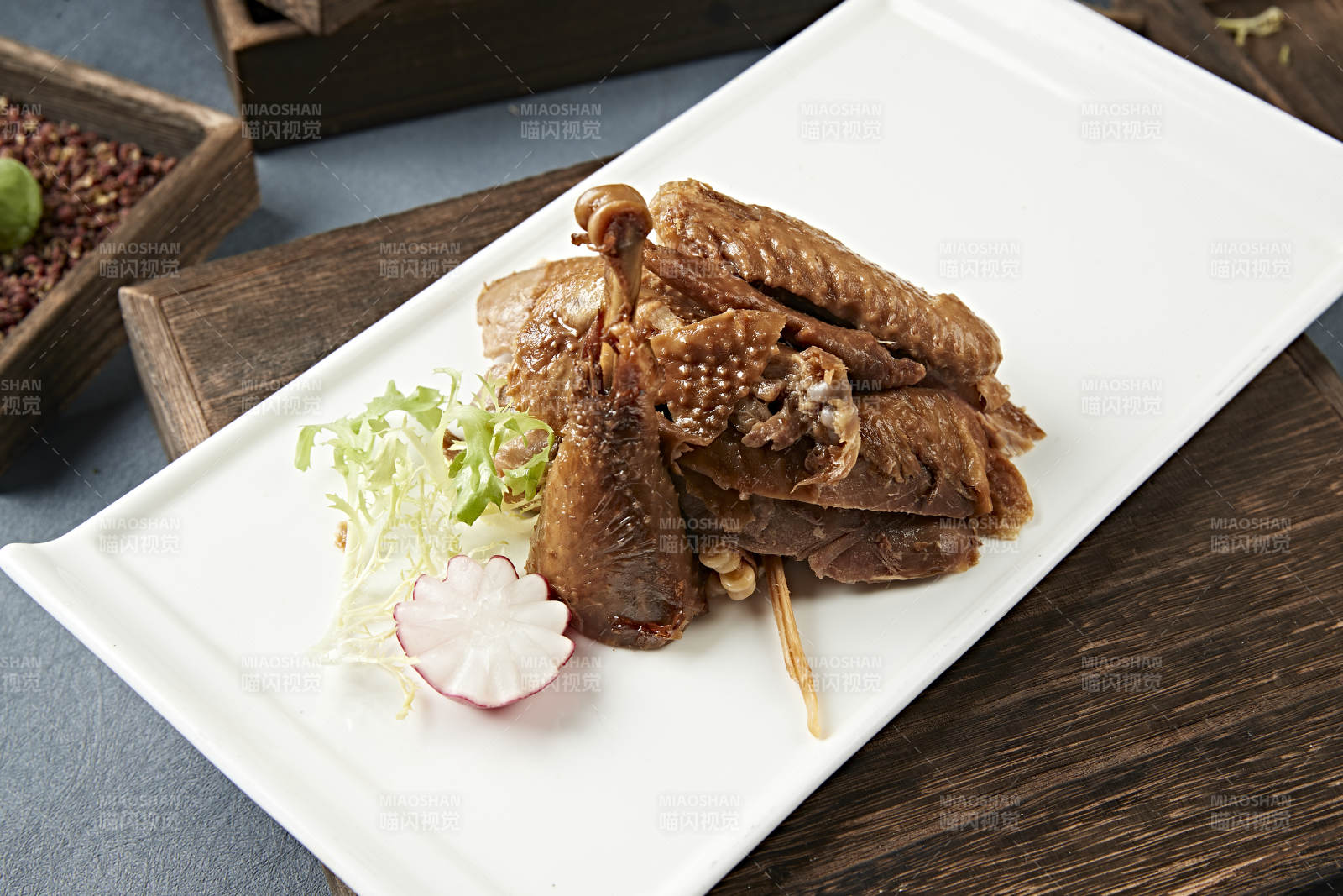 半只美味酱香鸡