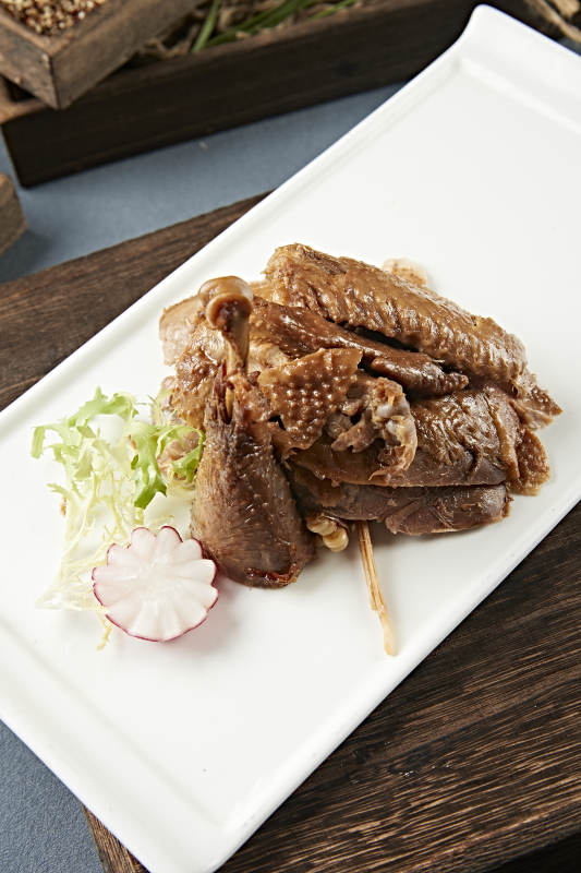 半只美味酱香鸡