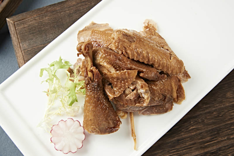 半只美味酱香鸡