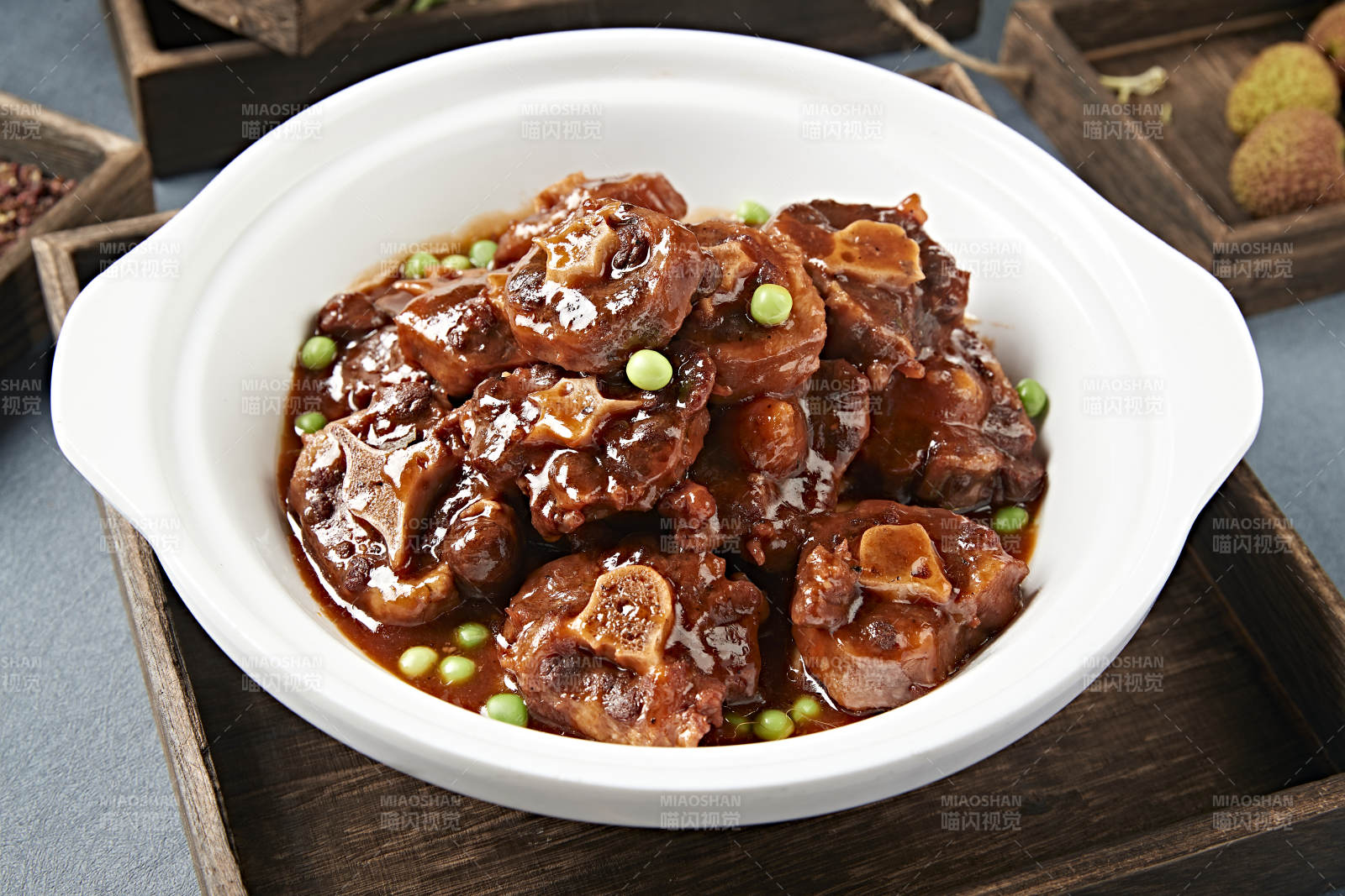 美味醬香紅燒牛尾骨