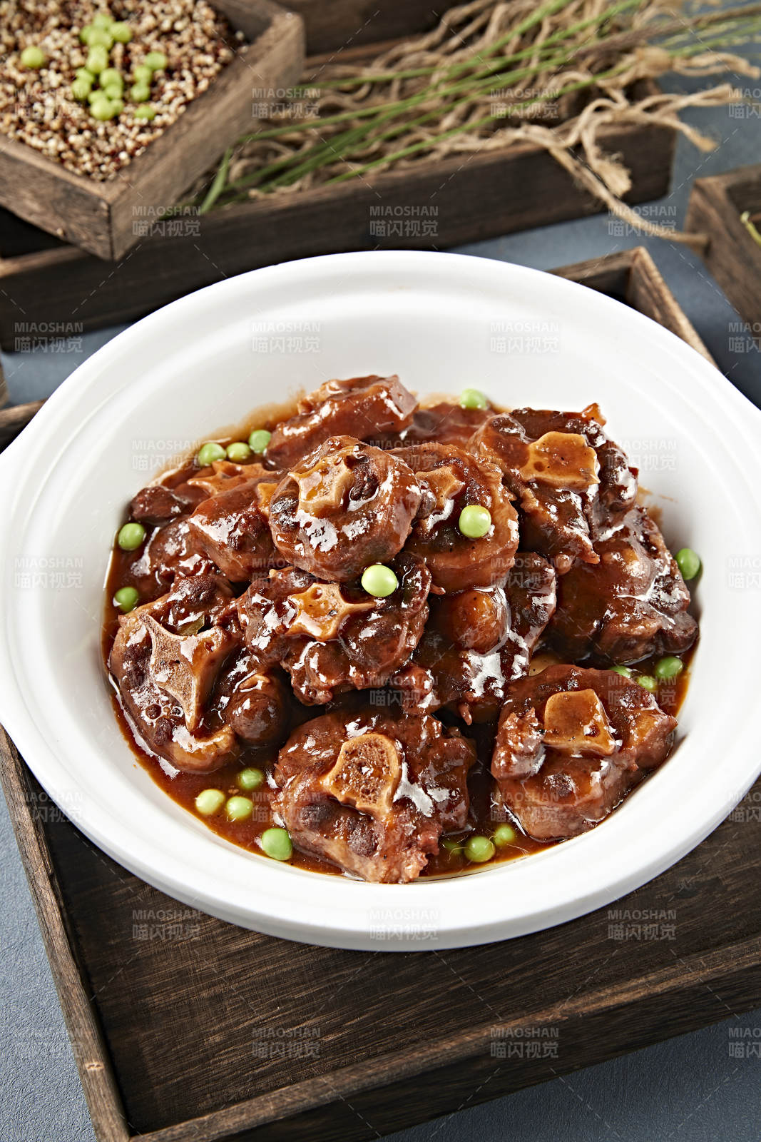 美味酱香红烧牛尾骨