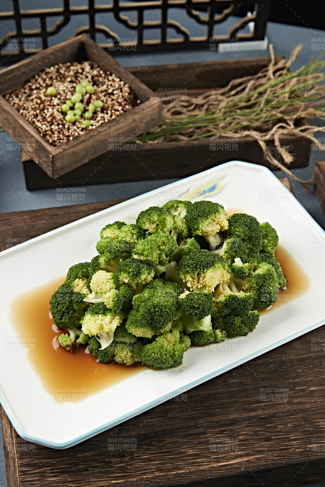 浇汁白灼西蓝花