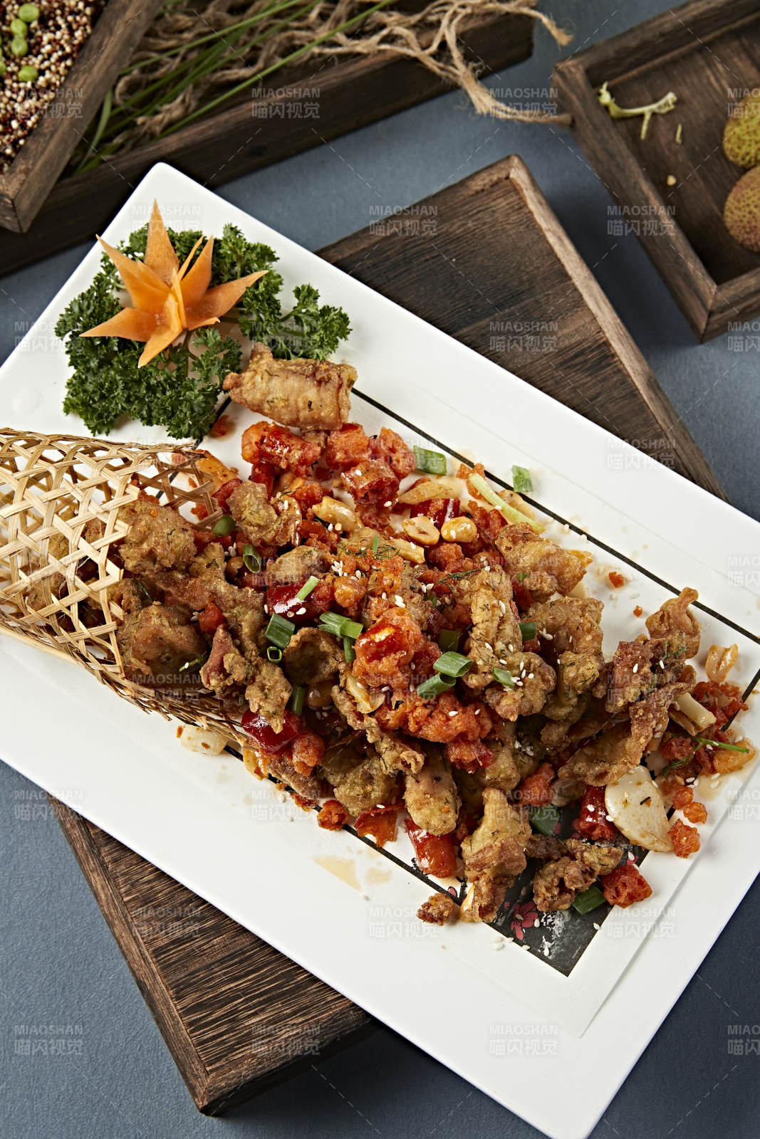 主楼辣椒炸鸡脆骨掌中宝