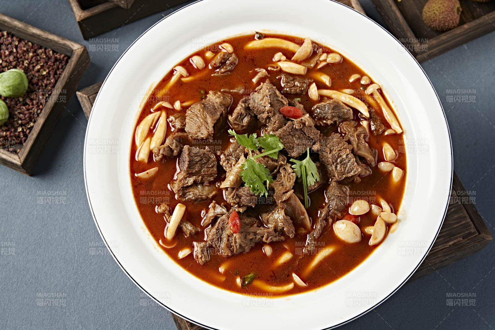 番茄汤海鲜菇炖牛腩