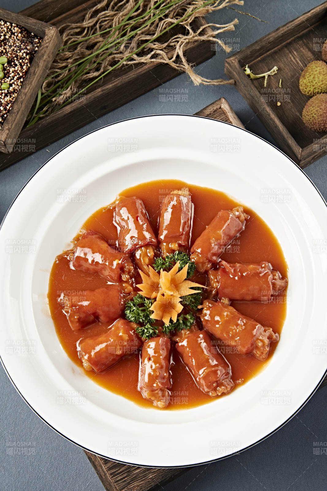 澆汁培根金針菇卷