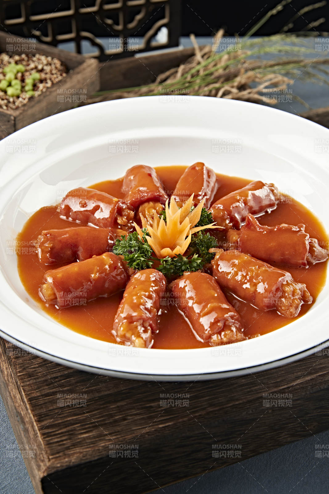 澆汁培根金針菇卷