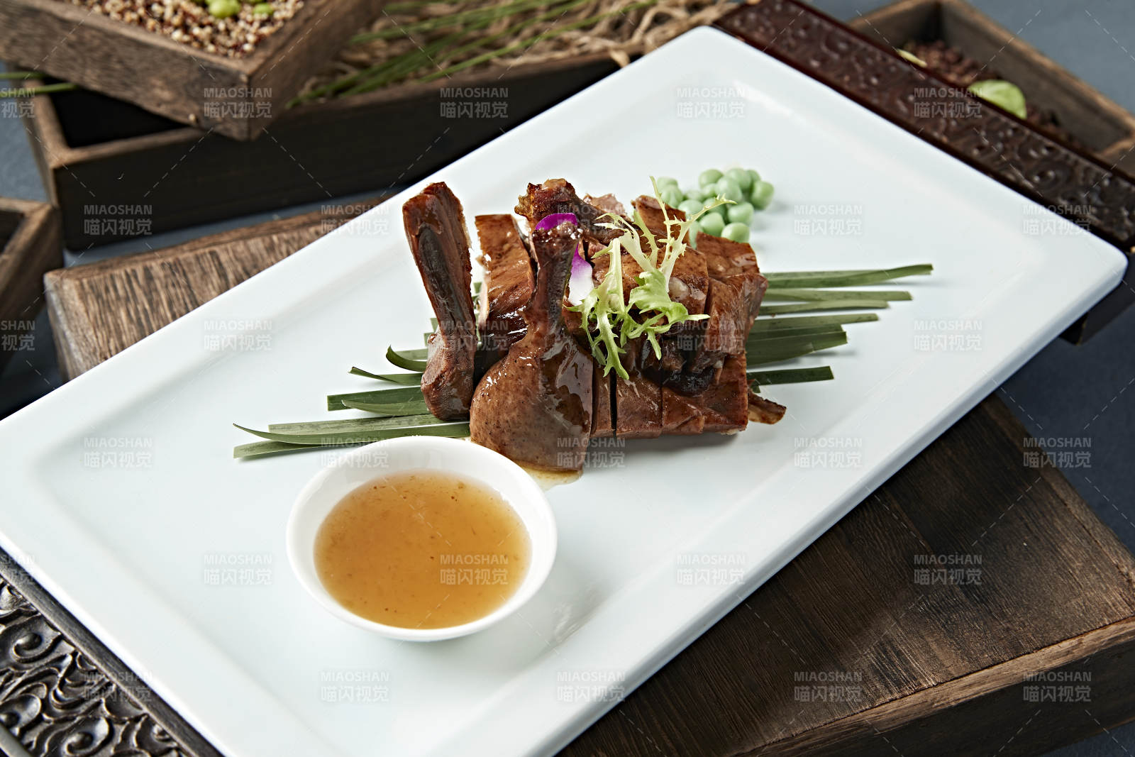 港式茶餐酱香叉烧鸭