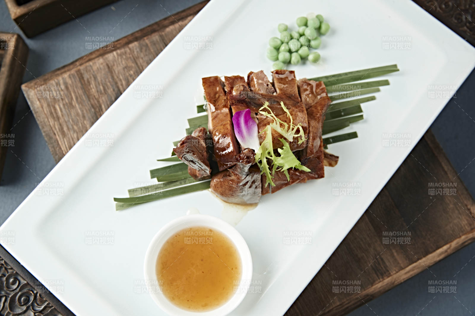 港式茶餐酱香叉烧鸭