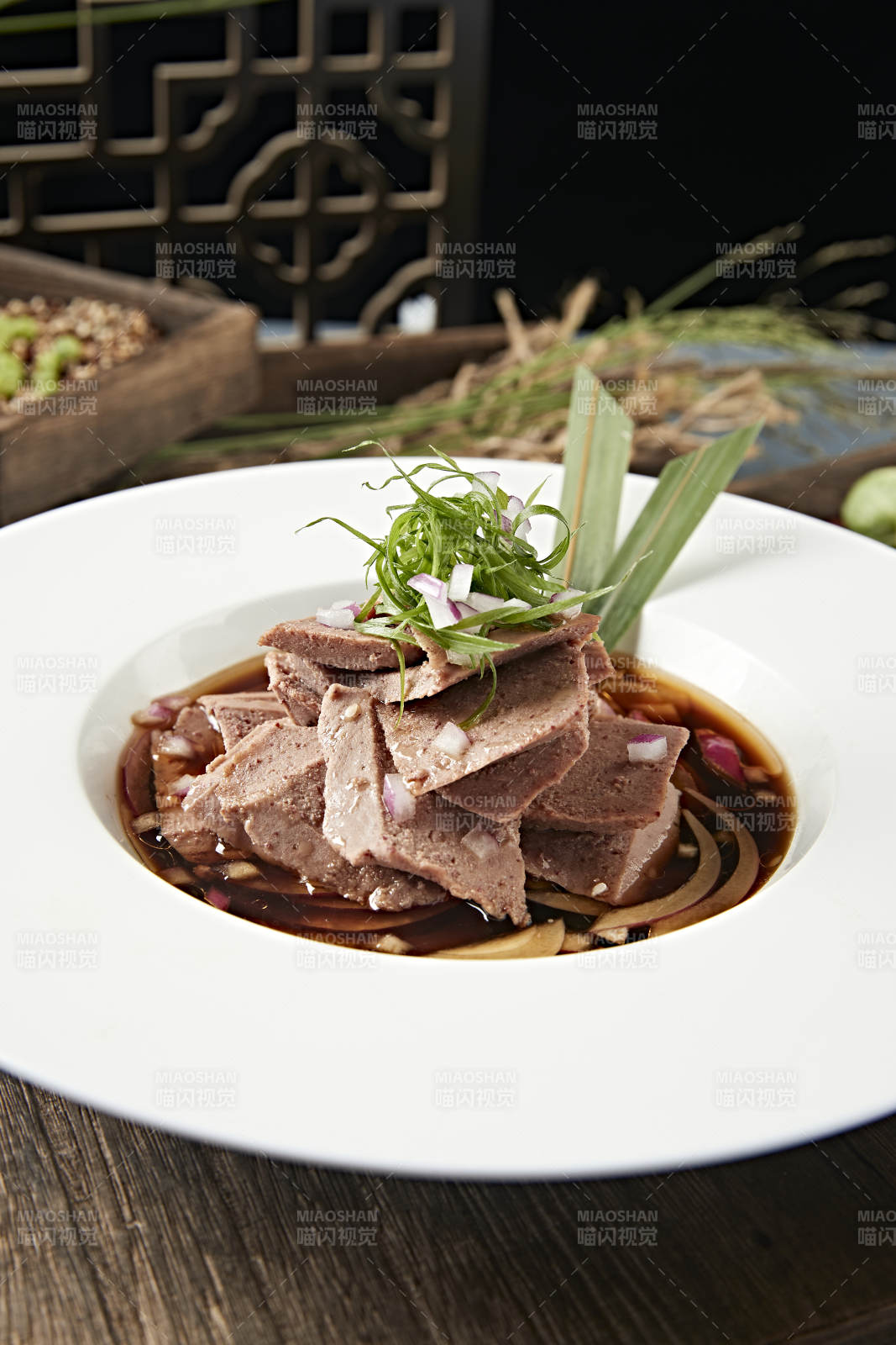 精美凉菜老醋浇汁沙肝