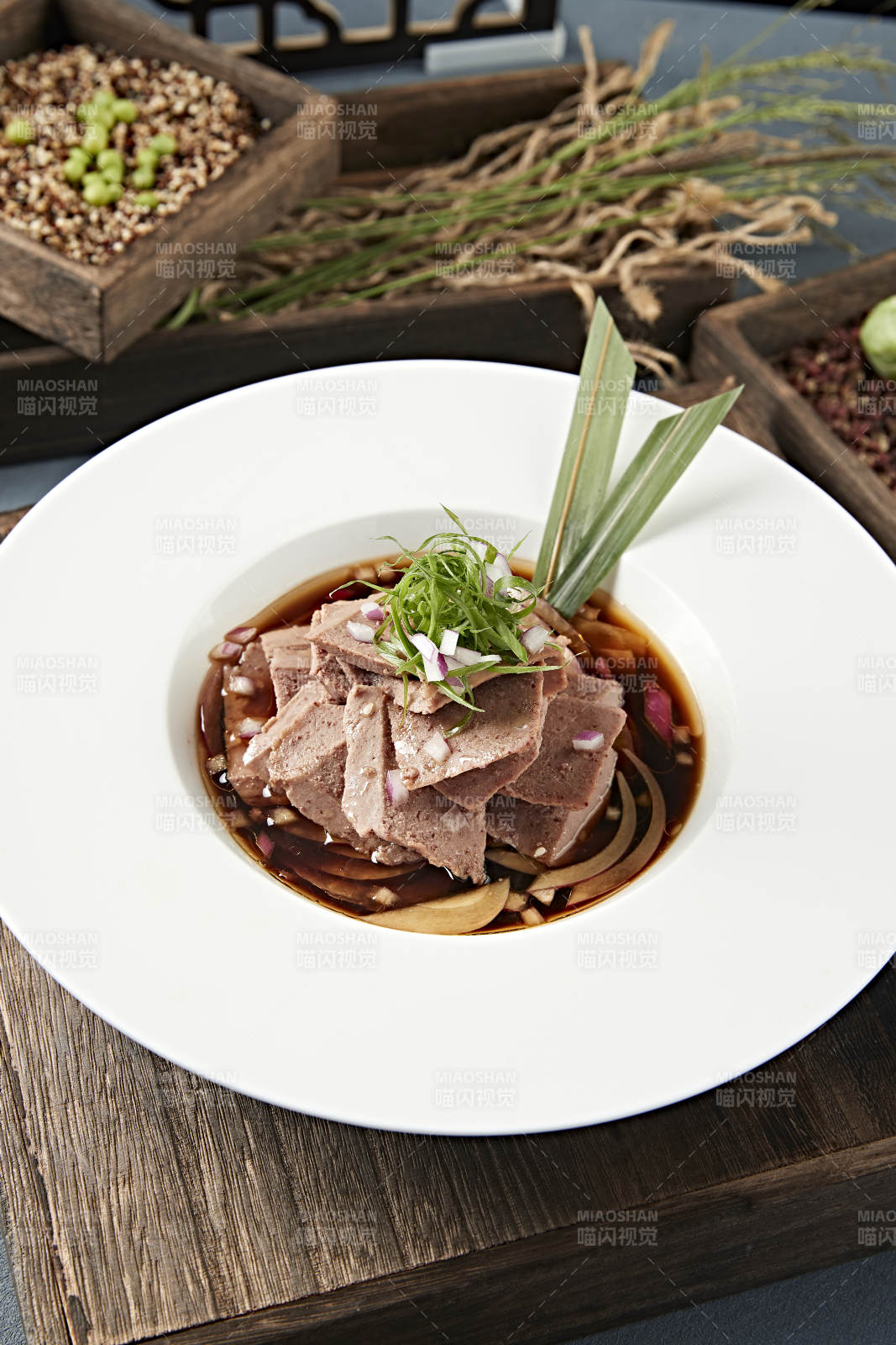 精美凉菜老醋浇汁沙肝