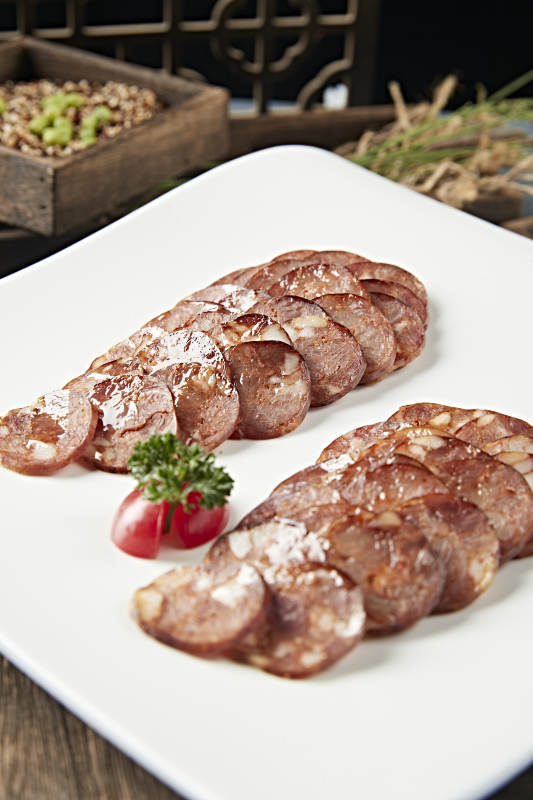 美味凉菜川味烟熏麻辣肠切片