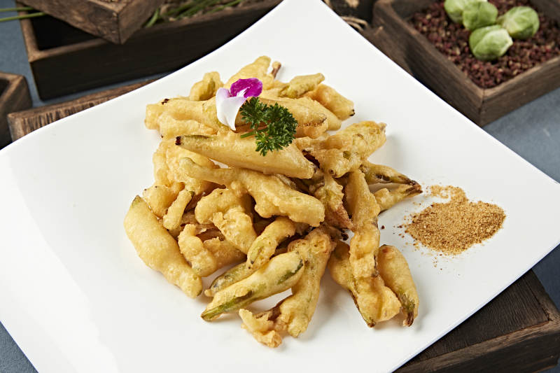 美味拖面油炸新鲜黄花菜