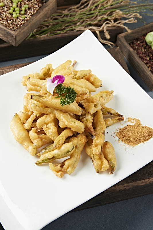 美味拖面油炸新鲜黄花菜