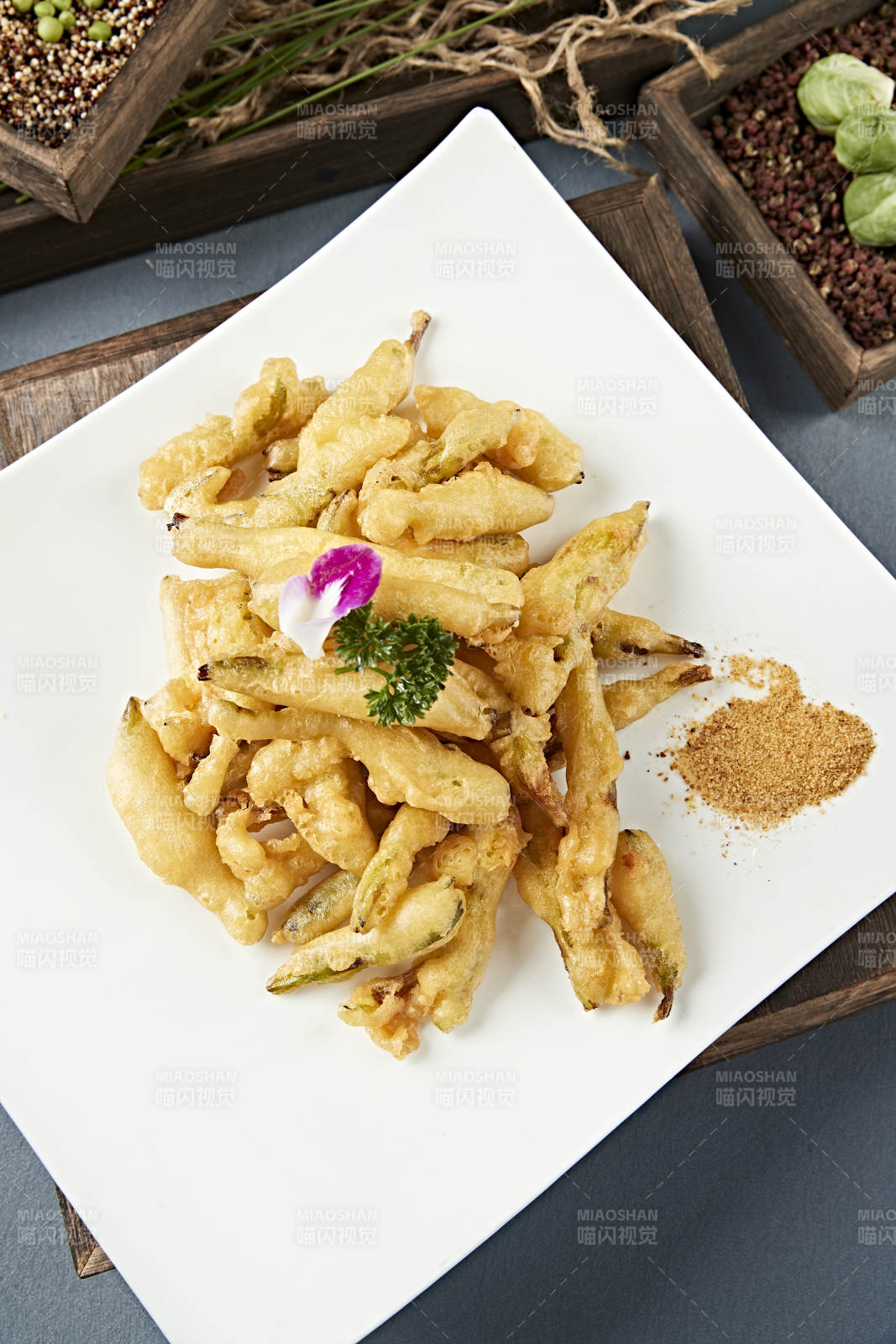 美味拖面油炸新鲜黄花菜