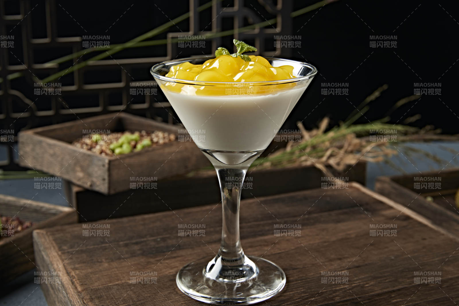 美味酸奶芒果布丁