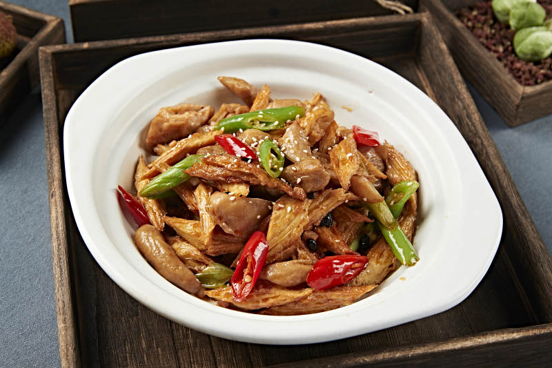 杭椒蒜苗腐竹酱爆肥肠