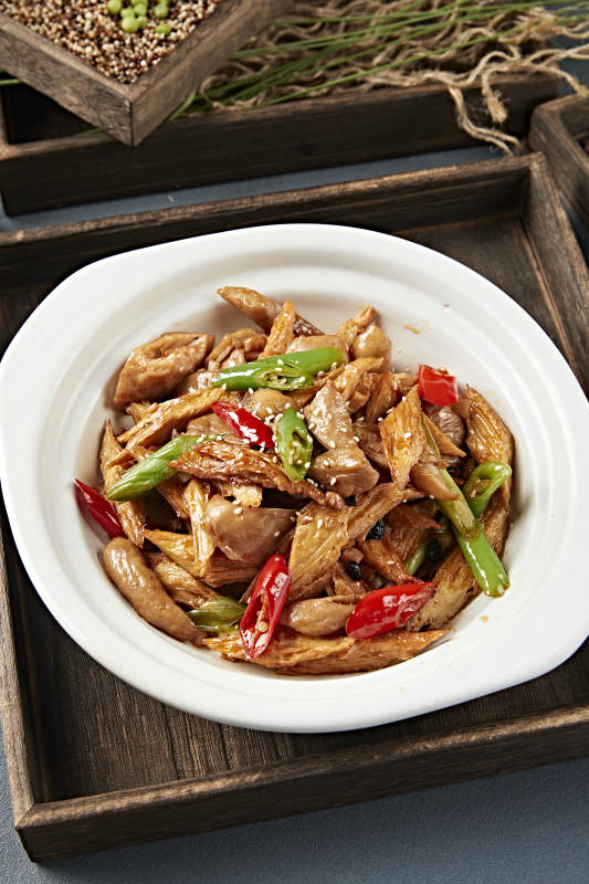 杭椒蒜苗腐竹酱爆肥肠