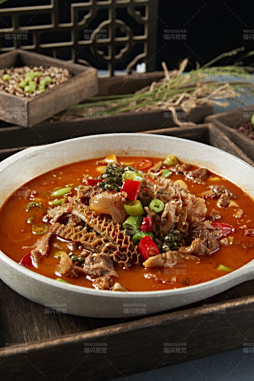 藤椒酸辣米椒蒜子炖金钱肚