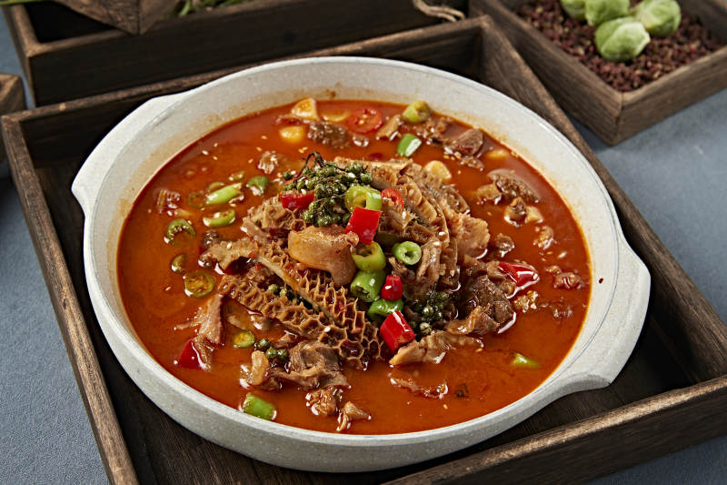 藤椒酸辣米椒蒜子炖金钱肚