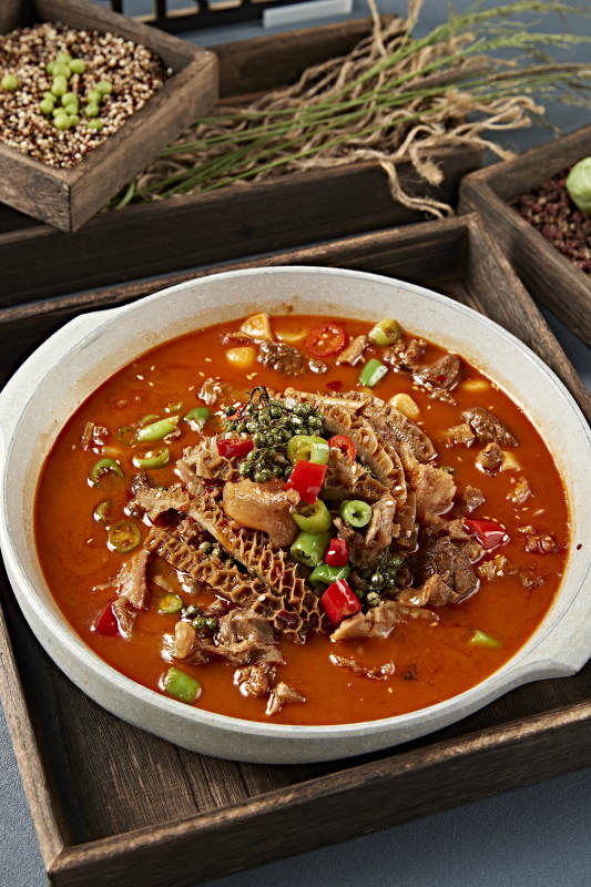 藤椒酸辣米椒蒜子炖金钱肚