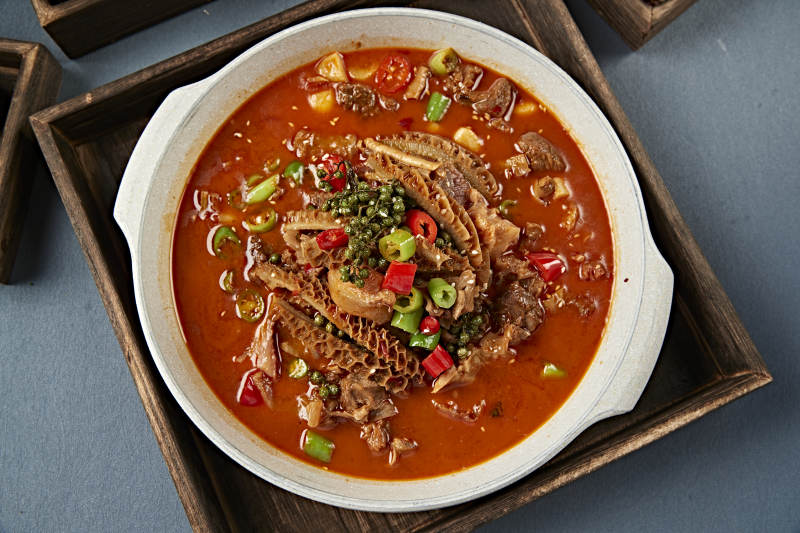 藤椒酸辣米椒蒜子炖金钱肚