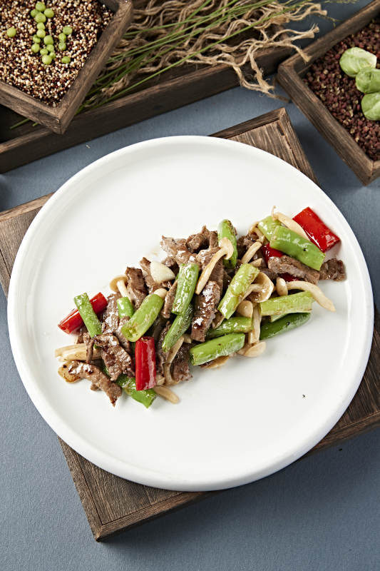 杭椒海鲜菇小炒牛柳