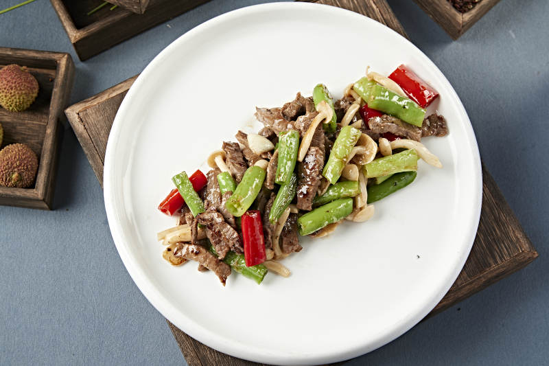 杭椒海鲜菇小炒牛柳